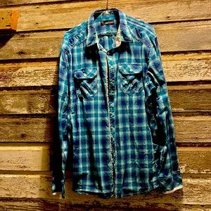 Buckle Men's shirt size XL athletic fit